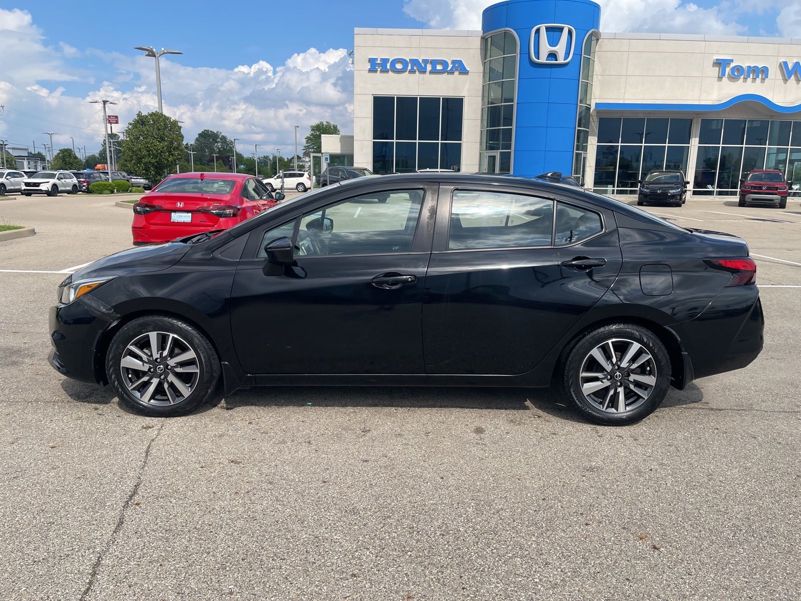 nissan versa sedan 2021 3N1CN8EV3ML915051 image nissan versa sedan 2021 3N1CN8EV3ML915051 image